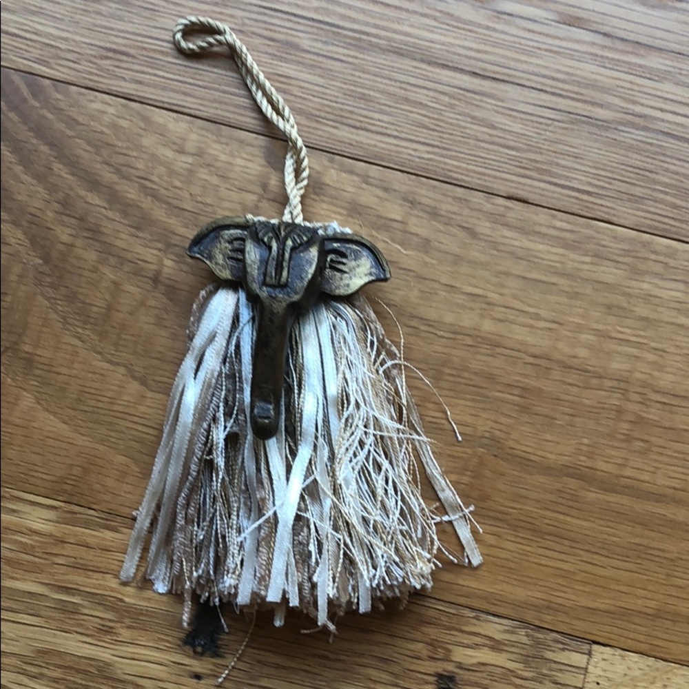 4” Decorative elephant head key tassel